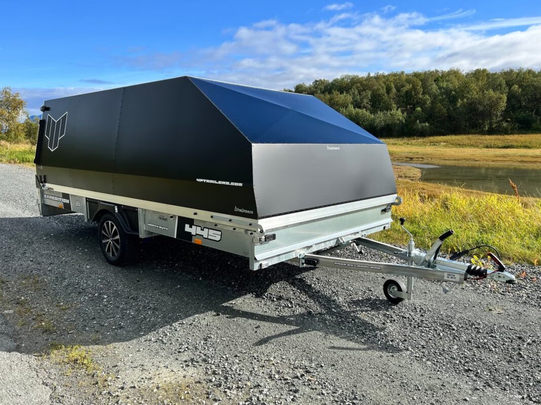 4P Expedition 445 EXi