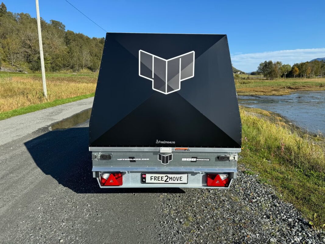 4P 300 RB Racing Anhänger